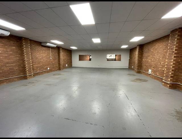 INDUSTRIAL PROPERTY TO RENT IN HENNOPSPARK